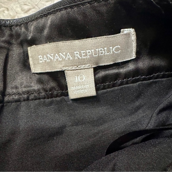 Banana Republic Women’s Lambs Leather Pleated Mini Skirt • Black • Size 10 - Picture 5 of 10